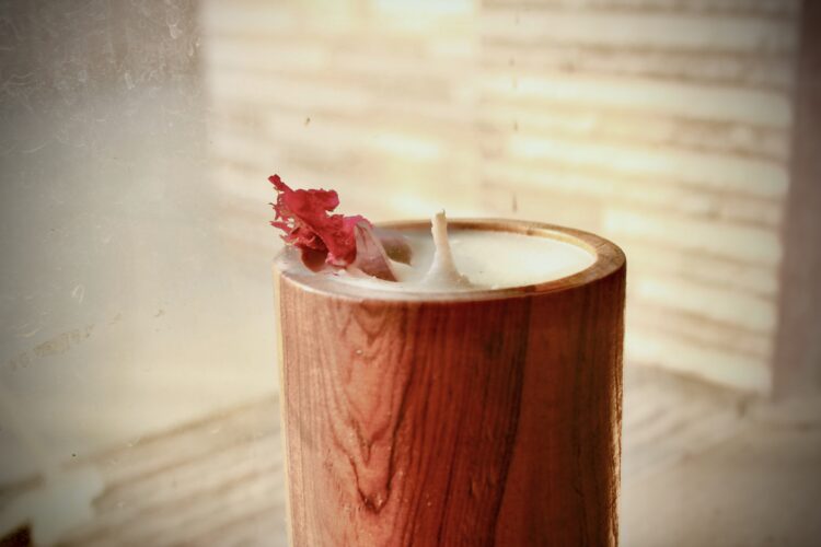 Teak wood container candle - Image 3